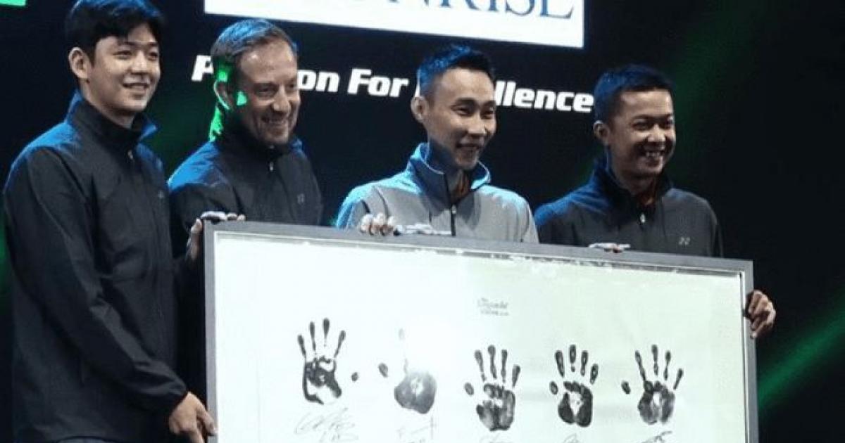 李宗伟与众名将参加王者表演赛 林丹隔空送祝福